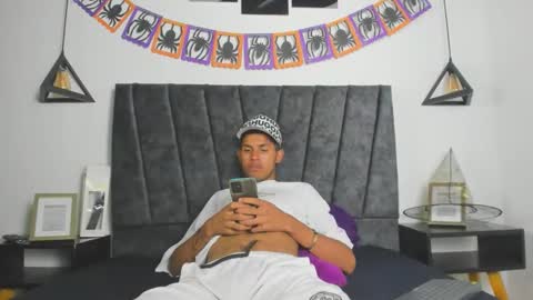 sexy_latin_cum online show from 24, 10, 2025