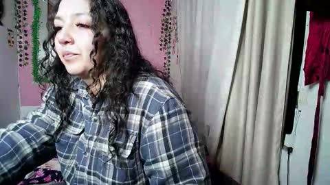 sexy lolas online show from 26, 11, 2025