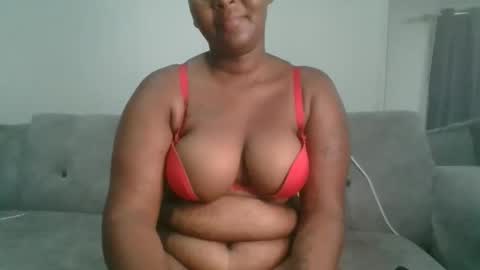 Snapshot of sexy_milk_slut chatting on 12, 3, 2026 milky online show from 12, 3, 2026