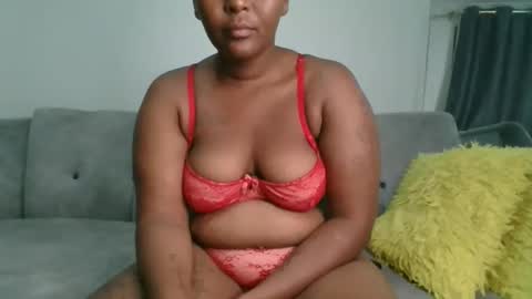 Snapshot of sexy_milk_slut chatting on 15, 3, 2026 milky online show from 15, 3, 2026