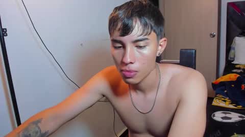 Snapshot of sexy_molly09 chatting on 20, 11, 2025 sexy_molly09 online show from 20, 11, 2025