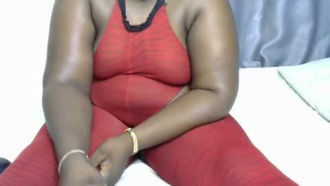 Snapshot of sexy_mummy2 chatting on 6, 11, 2025 lina online show from 6, 11, 2025