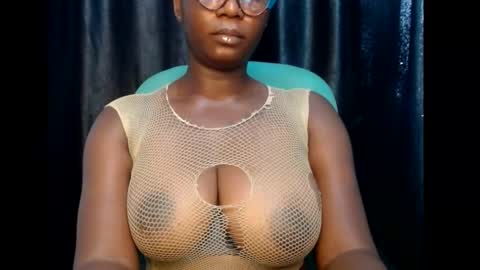 Snapshot of sexy_pearl12 chatting on 11, 3, 2025 zoe online show from 11, 3, 2025