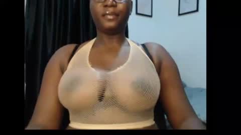 Snapshot of sexy_pearl12 chatting on 9, 7, 2026 zoe online show from 9, 7, 2026