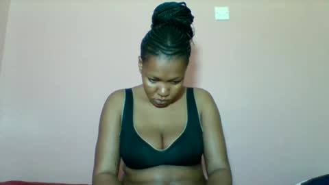 Snapshot of sexyapple2002 chatting on 5, 10, 2025 sexyapple2002 online show from 5, 10, 2025