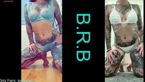 Snapshot of sexyariel15 chatting on 27, 5, 2026 SexyAriel15 online show from 27, 5, 2026