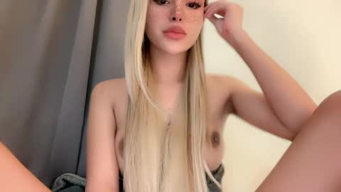 Snapshot of sexybite1 chatting on 23, 3, 2026 Seraphina Blaze online show from 23, 3, 2026