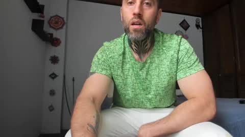 Antonioylola online show from 4, 1, 2025