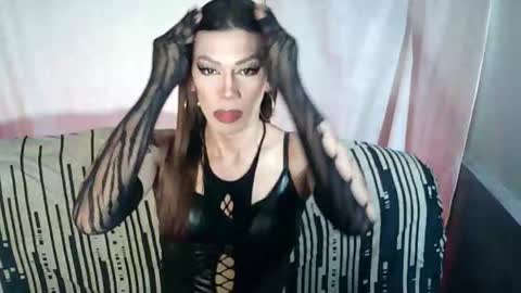 Snapshot of sexydevine_34 chatting on 3, 5, 2026 Devine online show from 3, 5, 2026