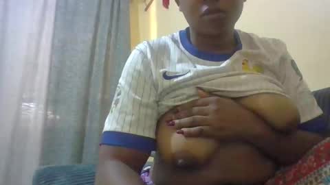 sexydivaslut_2 online show from 23, 4, 2026