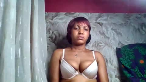 Snapshot of sexydoll32 chatting on 22, 6, 2026 sexydoll32 online show from 22, 6, 2026