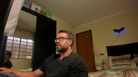Snapshot of sexyflightz chatting on 16, 9, 2025 chris online show from 16, 9, 2025