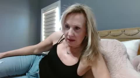 LisaisLuscious online show from 25, 2, 2025