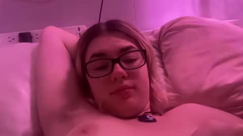 Snapshot of sexyflower21555 chatting on 3, 12, 2024 sexyflower21555 online show from 3, 12, 2024