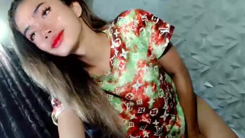 Snapshot of sexyhotbabe18 chatting on 2, 12, 2024 sexyhotbabe18 online show from 2, 12, 2024