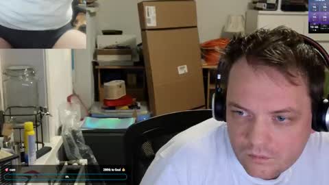 Snapshot of sexyhotboy87 chatting on 17, 12, 2024 Henry online show from 17, 12, 2024