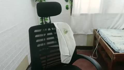 sexyladymich19 online show from 28, 4, 2026