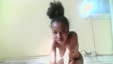 Snapshot of sexylittlebitch261 chatting on 19, 2, 2026 Elania online show from 19, 2, 2026