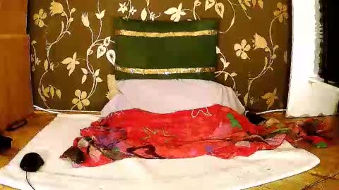 Squirty Maya Gold online show from 18, 9, 2025