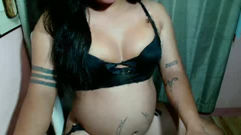 Snapshot of sexymika_xoxo chatting on 6, 7, 2026 Mika online show from 6, 7, 2026