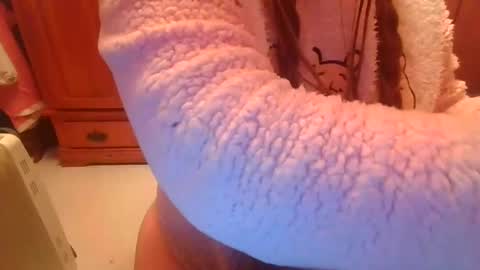 Snapshot of sexymisss24 chatting on 5, 2, 2025 sexymisss24 online show from 5, 2, 2025