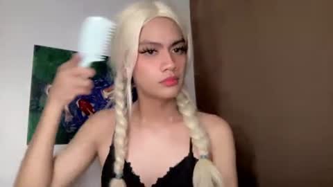 Snapshot of sexynakedweapon chatting on 12, 5, 2026 LIEZEL online show from 12, 5, 2026