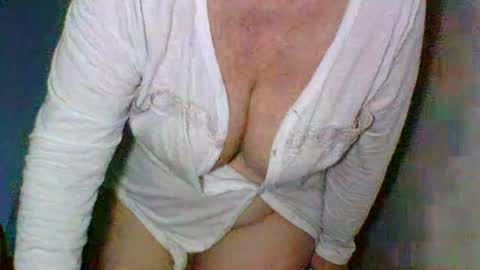 Snapshot of sexyoldwet chatting on 17, 7, 2026 AnneSofia online show from 17, 7, 2026
