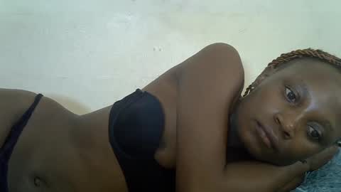 Snapshot of sexypetite4 chatting on 7, 8, 2026 SHARON online show from 7, 8, 2026