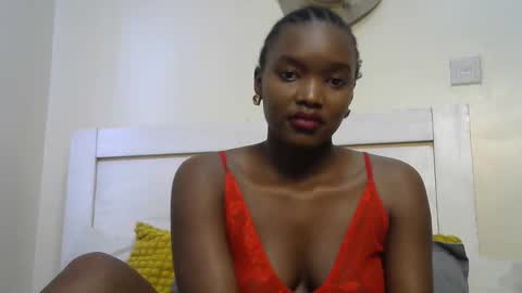 Snapshot of sexypetite_lee chatting on 12, 10, 2025 Lee online show from 12, 10, 2025