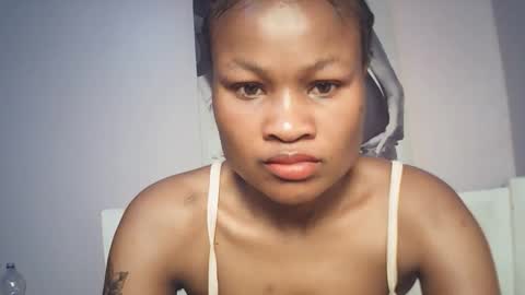 queenivy online show from 23, 12, 2025