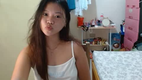 Snapshot of sexyreesebunny chatting on 4, 5, 2026 Reese online show from 4, 5, 2026