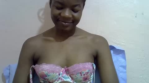 Snapshot of sexyshaz22 chatting on 23, 4, 2026 sexyshaz22 online show from 23, 4, 2026
