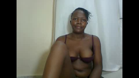 Snapshot of sexysleeky chatting on 18, 2, 2025 PAULINE online show from 18, 2, 2025