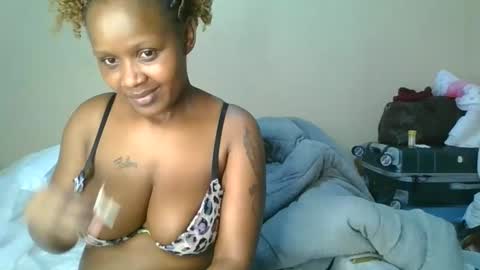 Snapshot of sexytbianca chatting on 9, 3, 2026 faty online show from 9, 3, 2026