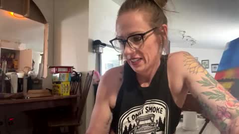 Snapshot of sexytillygurl chatting on 6, 5, 2026 sexytillygurl online show from 6, 5, 2026