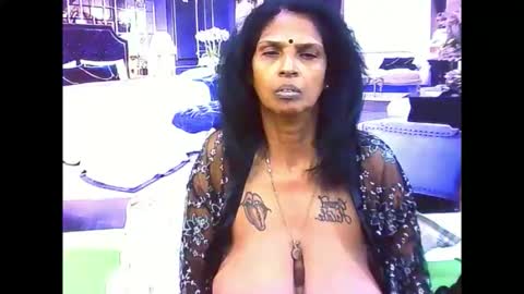 sexyva4u2luv online show from 6, 11, 2025