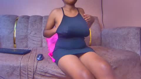 Snapshot of sexyyred_ chatting on 9, 12, 2024 sexyyred_ online show from 9, 12, 2024