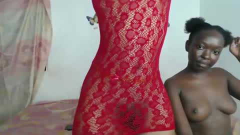 sexyzuriel online show from 15, 4, 2026