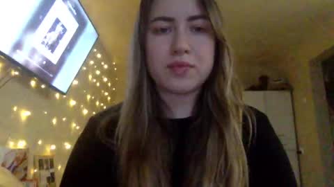 shadowx_dahlia online show from 4, 11, 2025