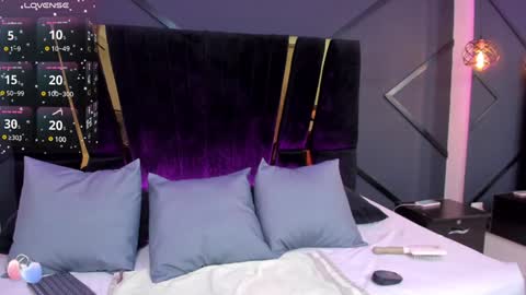 Shaina Vasquez online show from 23, 1, 2025