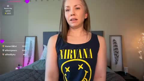 Snapshot of shameless_shalynn chatting on 15, 4, 2026 Shalynn online show from 15, 4, 2026