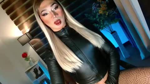 MISS SHANE online show from 13, 10, 2025