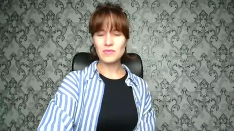 Snapshot of shannen_sweet chatting on 2, 11, 2025 Shannen online show from 2, 11, 2025