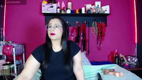 Shannon online show from 8, 4, 2026