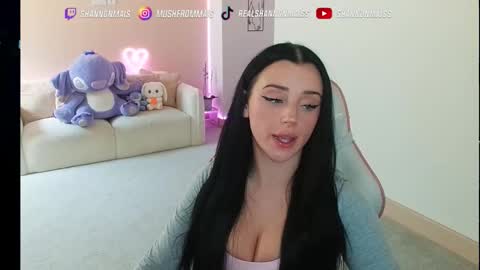 Snapshot of shannonblooms chatting on 30, 9, 2025 Shanmais online show from 30, 9, 2025