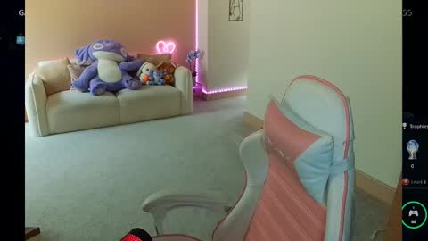 Snapshot of shannonblooms chatting on 16, 10, 2025 Shanmais online show from 16, 10, 2025