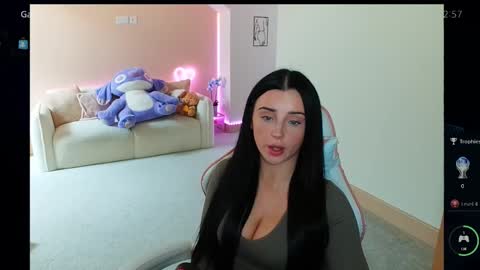 Snapshot of shannonblooms chatting on 17, 10, 2025 Shanmais online show from 17, 10, 2025