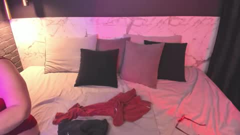 Shannon online show from 4, 12, 2025