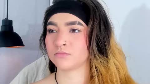 Shanntal  online show from 15, 10, 2025