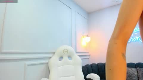 Shantal online show from 6, 11, 2025